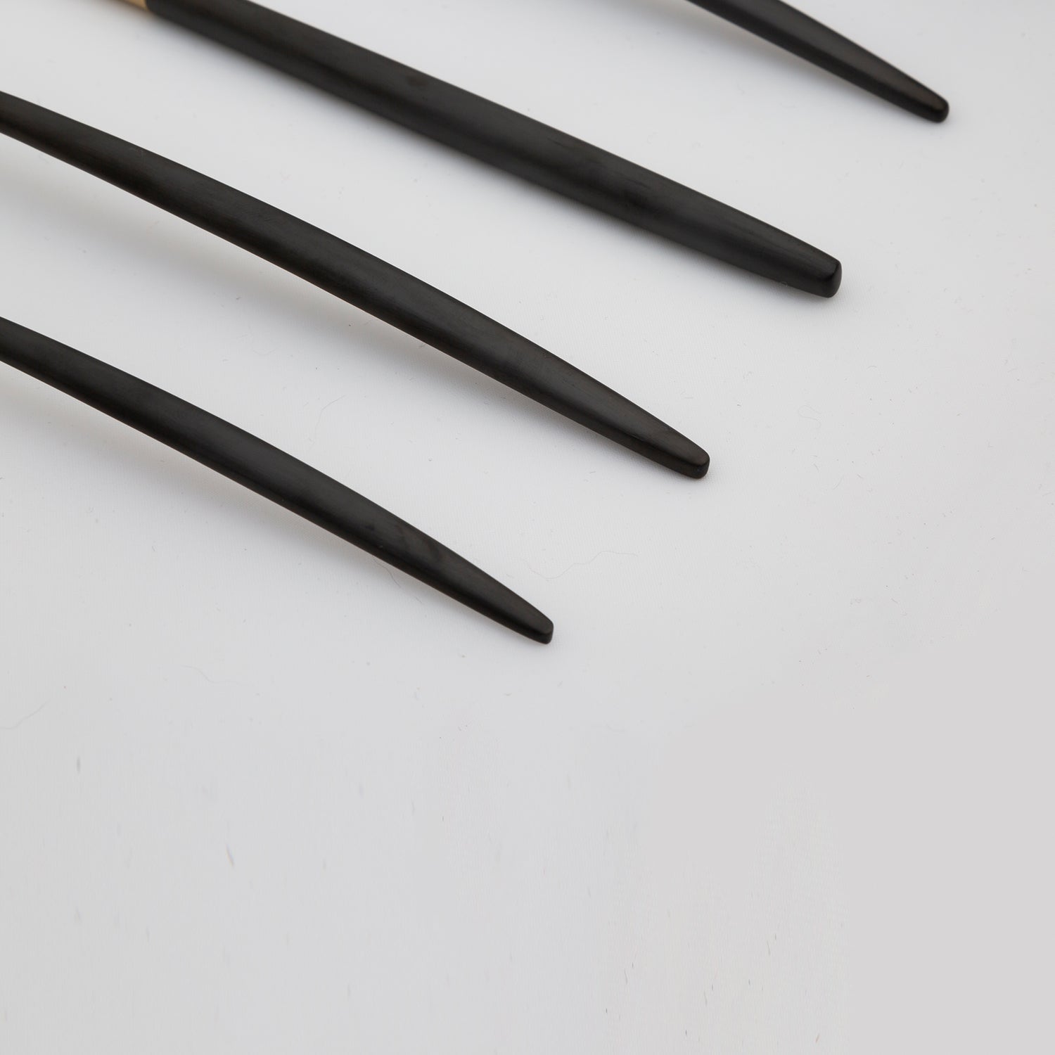 Gaze Black Champagne Satin 20 Piece Flatware Set - Image 10