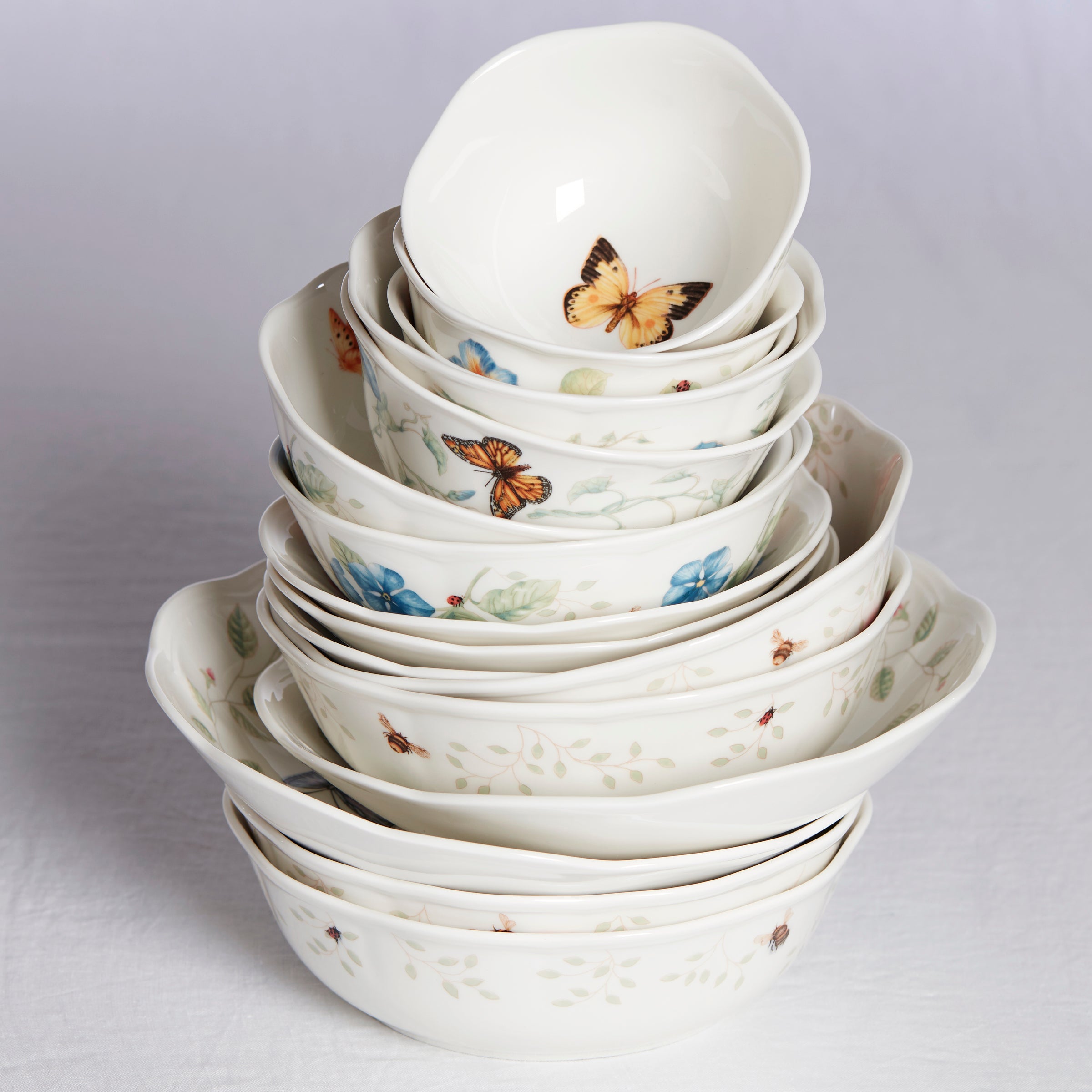 Butterfly Meadow Pasta Bowl - Image 4