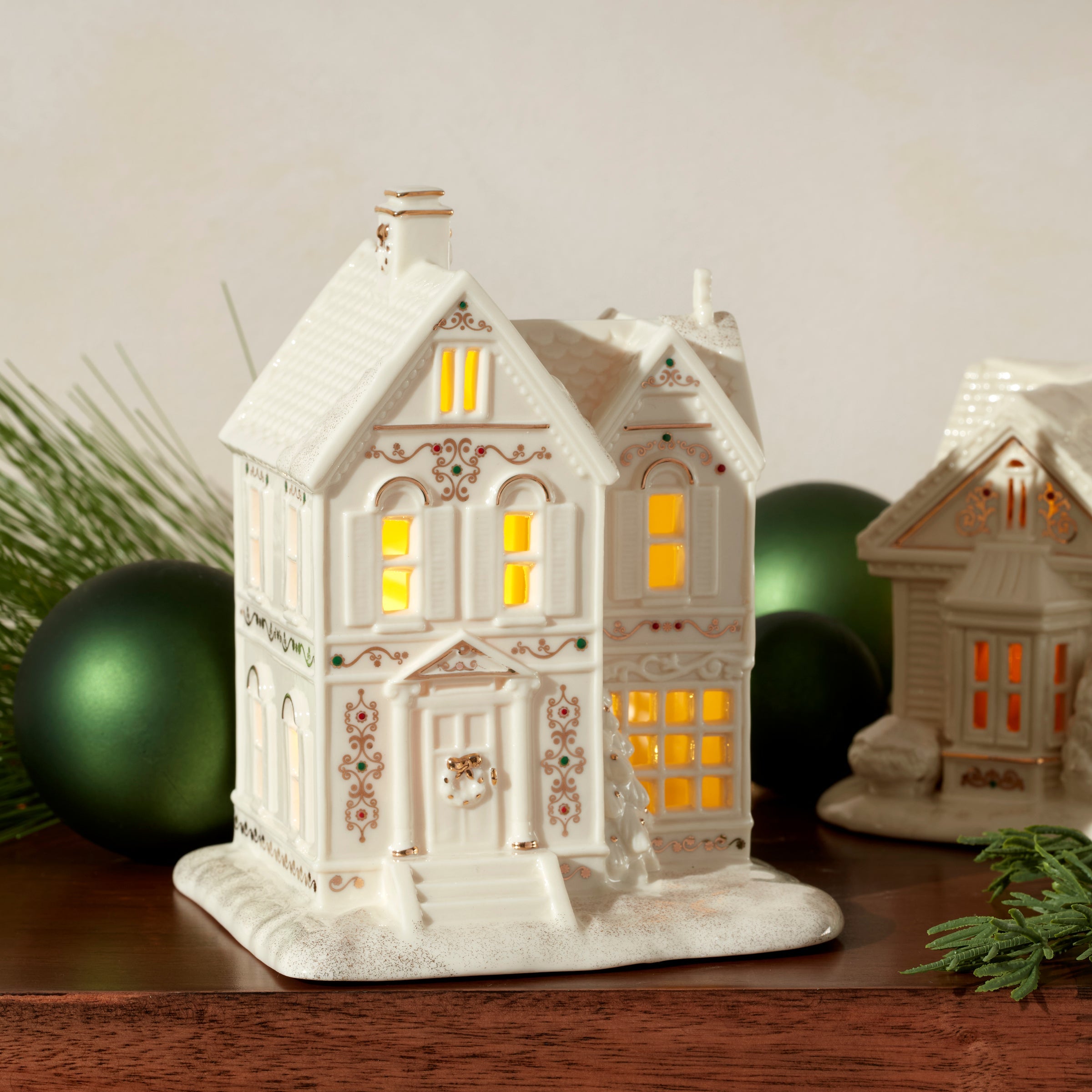 Mistletoe Park Lit Victorian House - Image 5