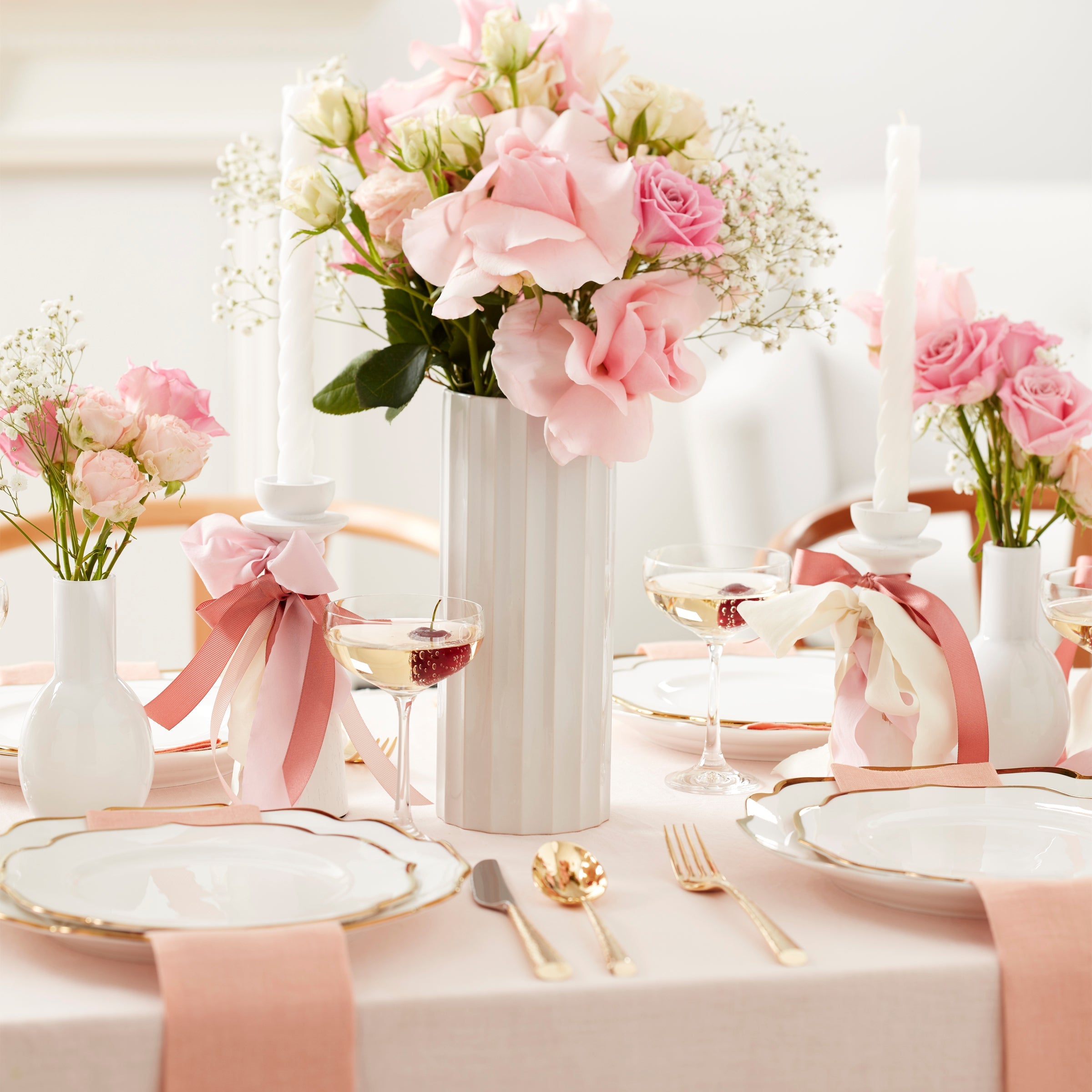 French Perle Scallop Cylinder Vase - Image 5