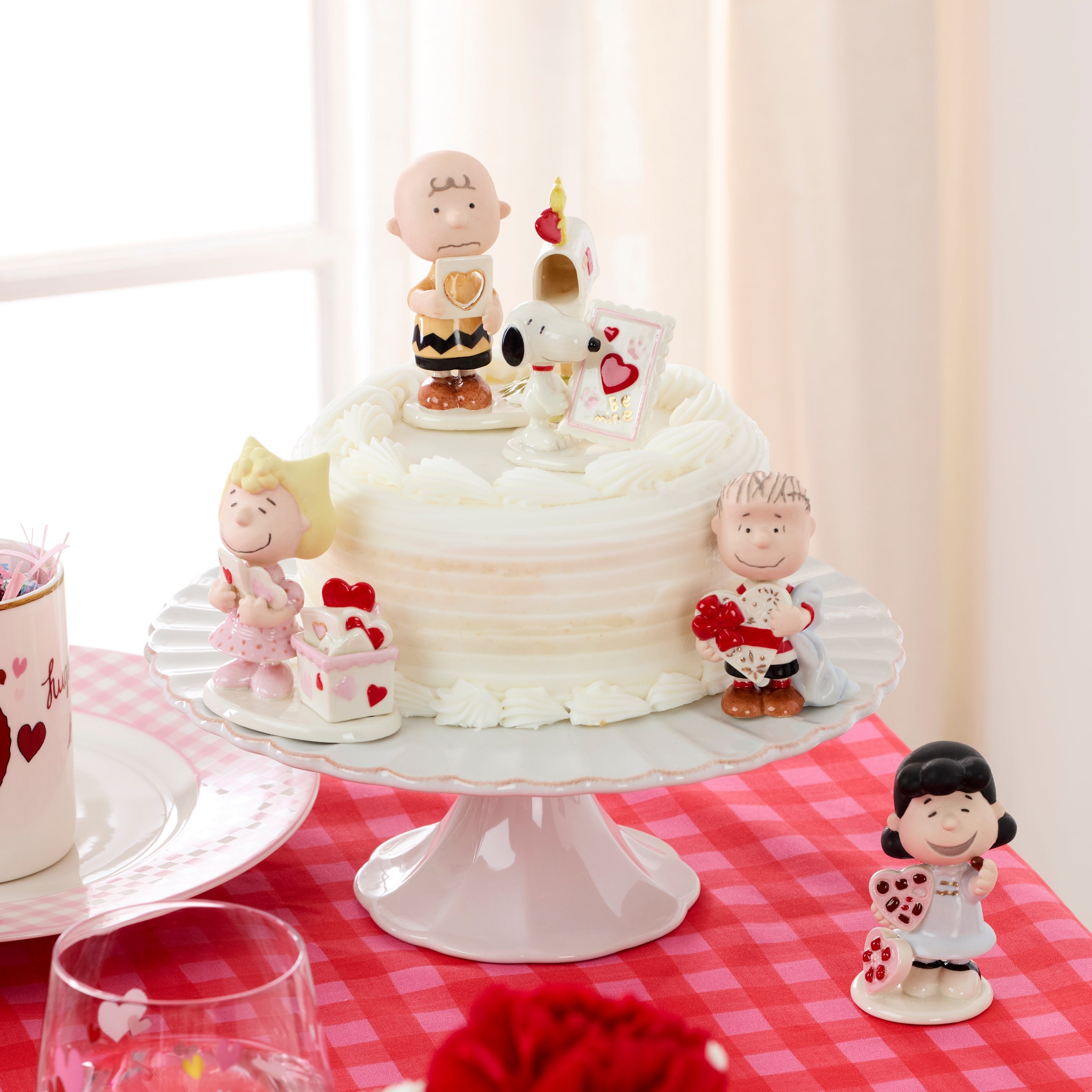 Peanuts 5-Piece Valentine's Figurine Set - Image 3