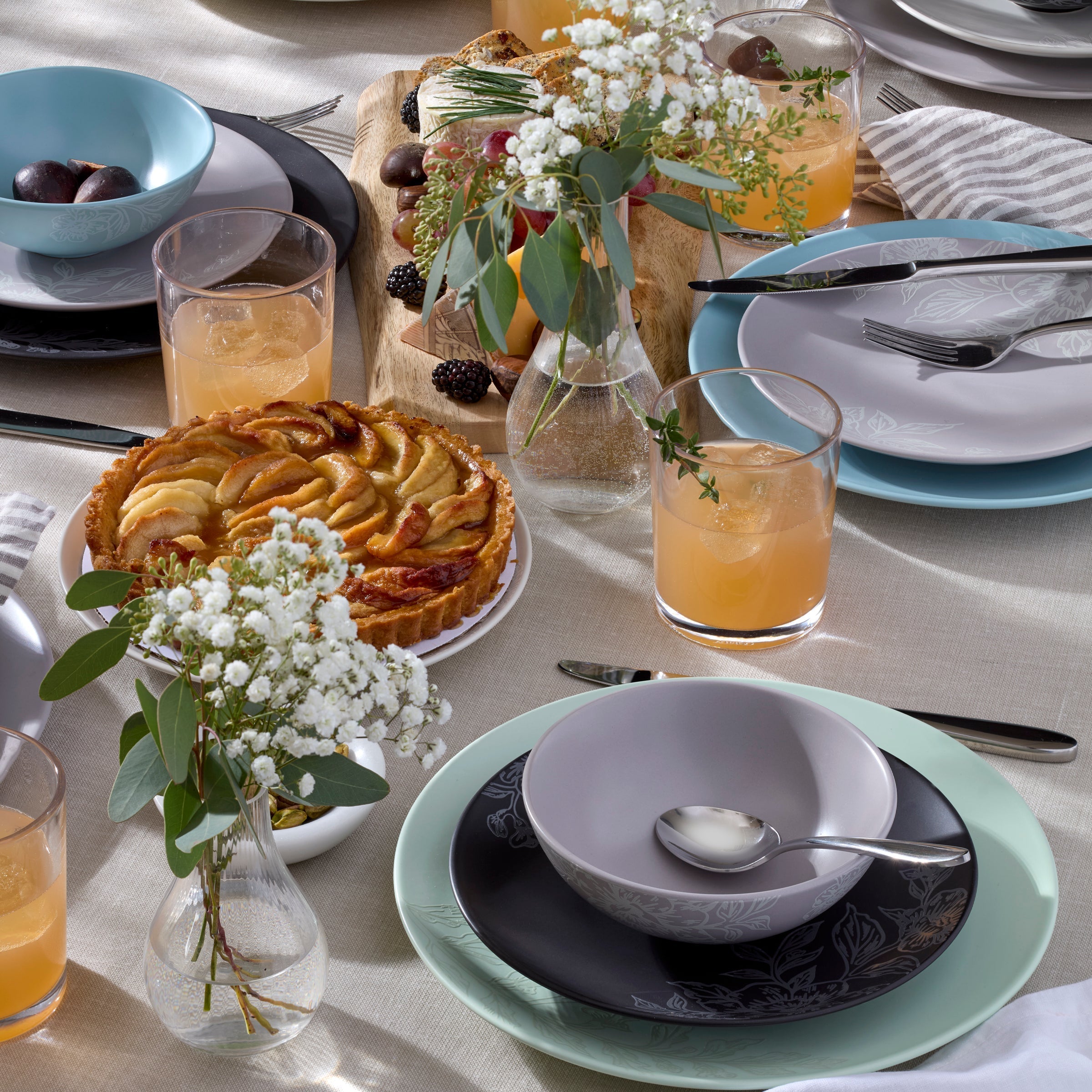 Roseto Soft Sage 12-Piece Dinnerware Set - Image 8