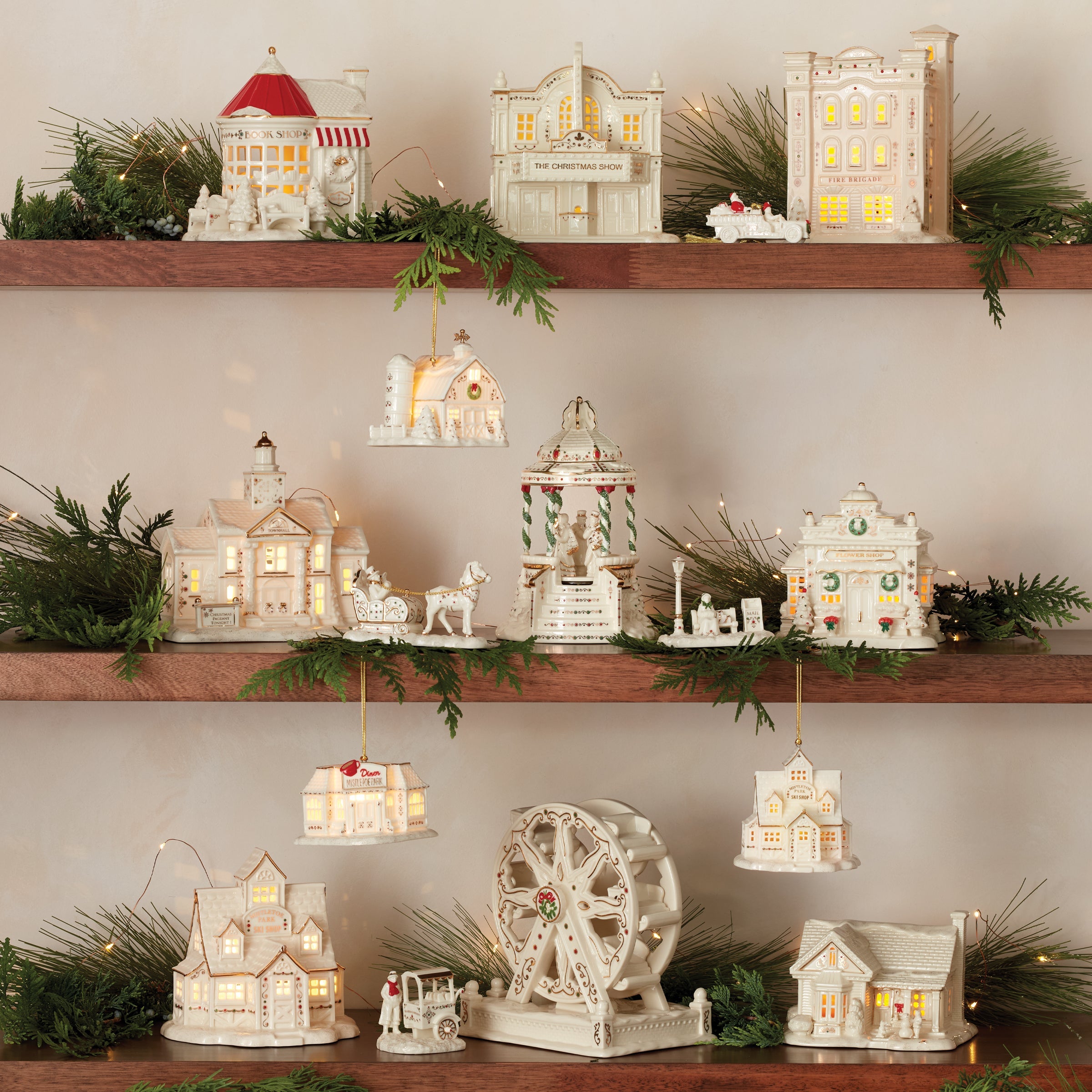 Mistletoe Park Lit Lodge - Image 6