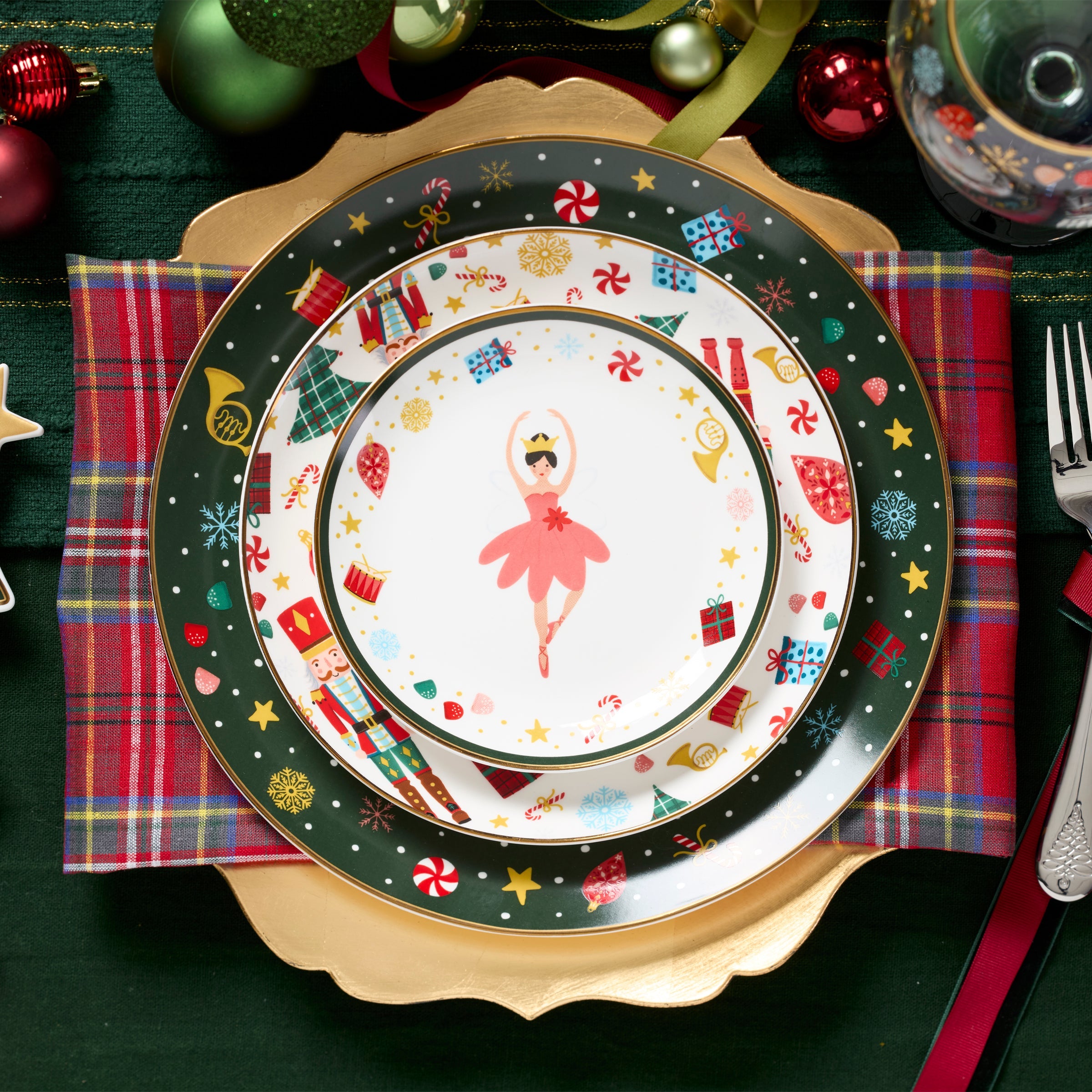 Nutcracker Ballet Accent Plates - Set of 4 - Image 4